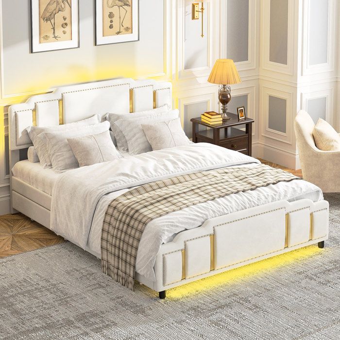 Lit double 140 x 200 cm en velours beige avec LED 4 tiroirs sommier à lattes et détails dorés