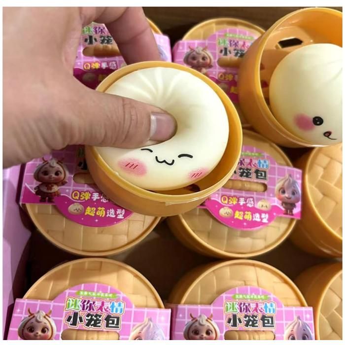 Toyland® Bao Dumpling Squishy à Paillettes Iridescentes - Jouet Sensoriel Anti-Stress avec Boîte Vapeur en Plastique - Jouets à Presser pour Enfants Toyland® Bao Dumpling Squishy à Paillettes Iridescentes - Jouet Sensoriel Anti-Stress avec Boîte Vapeur en Plastique - Jouets à Presser pour Enfants
