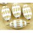 6pcs Opaque Noir Lavage Plat Ovale Sculpté Rayé tribu Tchèque Perles De Verre 20 mm...