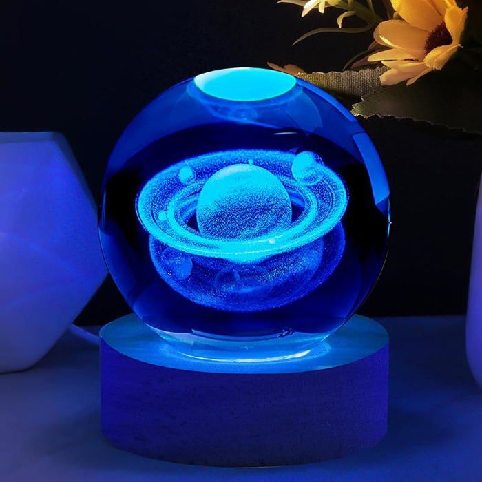 Veilleuse Boule de Cristal 3D Saturne Crystal Ball Night Lampe de Nuit Boule de Verre avec Saturne de Lumière Col LAMPE DECORATIVE