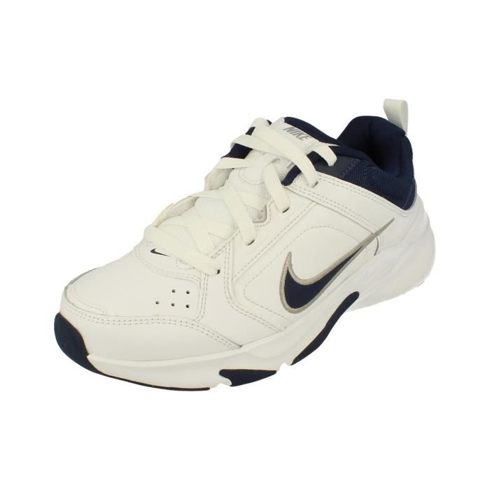 white nike shoes old