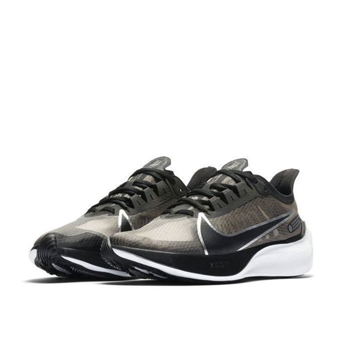nike zoom gravity on feet