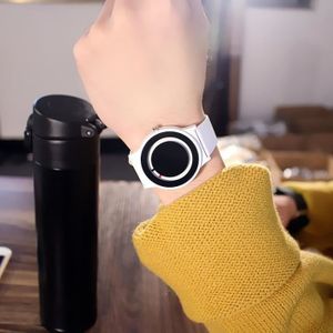 Montre sales sans marque