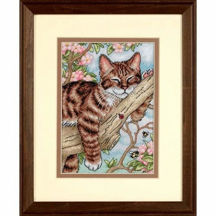 (D65090) - Dimensions Counted X Stitch - Gold Petite, Napping Kitten