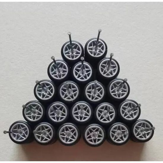 Lot De 4 Roues Alliage + Pneus Caoutchouc 1:64 - Pour Modèles Voitures - J33 - Dimensions 9,8x4,2/5,2 Mm