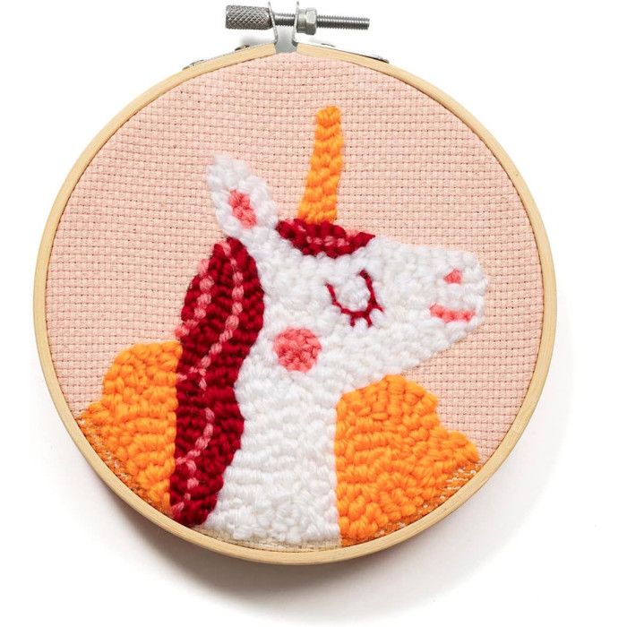 Broderie Licorne Ancienne – Point Long, Encadrée, Faite Main, USA