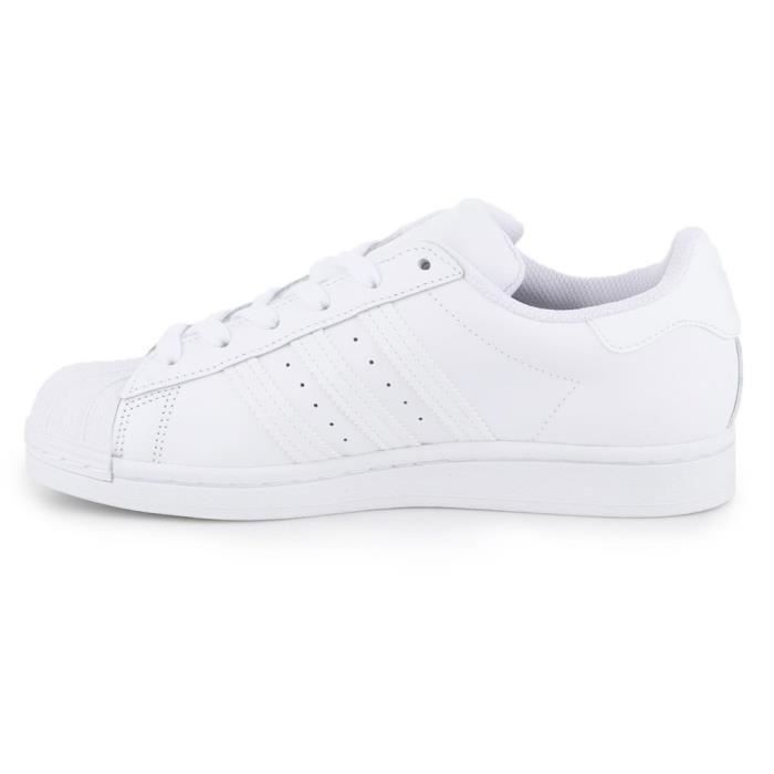 Baskets Adidas Superstar en cuir blanc et à lacets plats