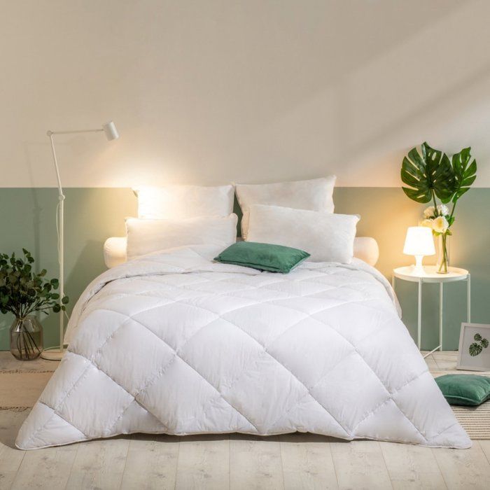 BLEU CALIN Couette 240x260cm La lavable à 95° - Anti acariens - Chaude et douce