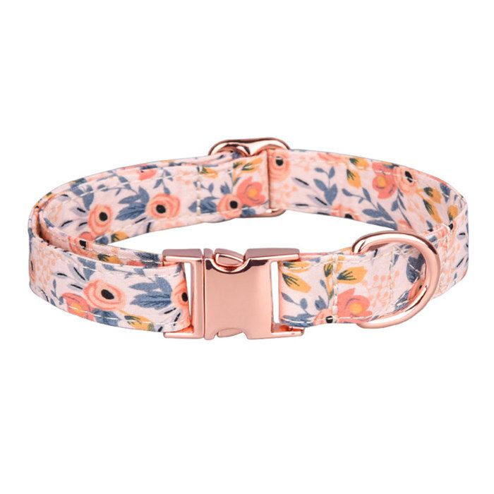 Meilleurs prix pour Collier pour chien - YNKKVRE - Réglable - Fleurs multicolores - Taille moyenne - Confortable