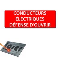 Plaque gravée autocollante 30x10 cm "Conducteurs électriques" fond rouge