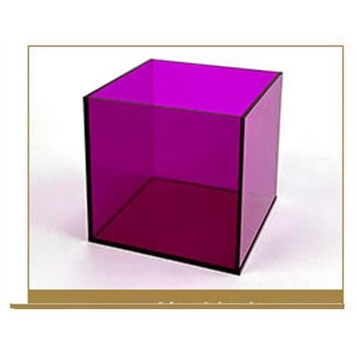 Vitrine en acrylique sur mesure - France