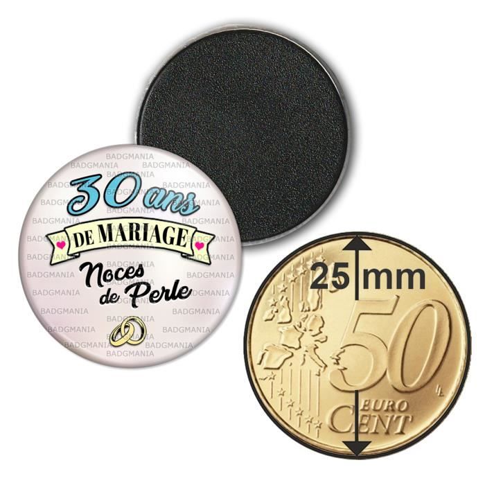 Accessoire Mariage Personnalisable Décapsuleur Aimanté Anniversaire 1 An De Mariage Noces De Coton – Aimant Frigo Anneaux Mariage – Diamètre 5.9 Cm – Cadeau Couple Original