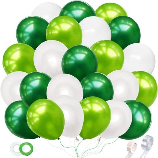 Ballon Vert De Célébration Pompé à L'hélium Avec Ruban Sur Blanc