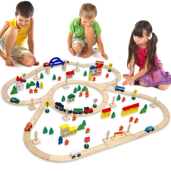 Train en bois 130 Pièces Jouets en bois inclus Accessoires Bois Set de train-Set 5 Mètres Rails de guidage