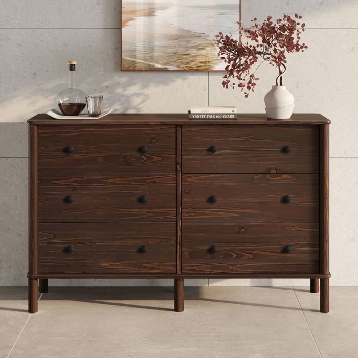 Commode chambre APOANA L 132 cm 6 tiroirs en bois massif coloris noyer meuble de rangement pour vêtements Commode chambre APOANA L 132 cm 6 tiroirs en bois massif coloris noyer meuble de rangement pour vêtements