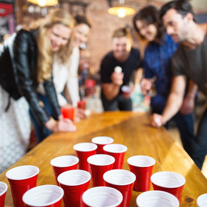 Jeu à Boire Ludo 5x - Avec 16 Verres à Shot Et Dés, Pour Des Soirées Fun
