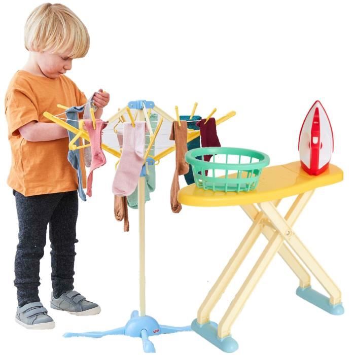 Janod - Table à Repasser Enfant, avec Tablette Coulissante + 1 Fer à Repasser + 3 Cintres - Jouet d'Imitation en Bois - Certifié FSC - 3 à 8 Ans, J06502