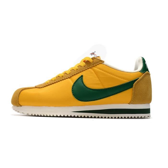 Basket Nike CLASSIC CORTEZ Homme Et Femme Vert jaunatre Cdiscount Chaussures