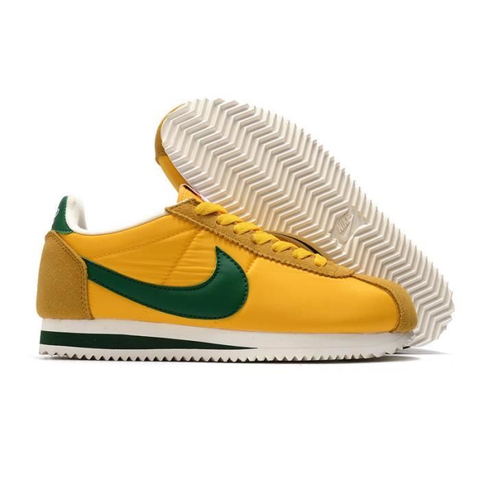 Basket Nike CLASSIC CORTEZ Homme Et Femme Vert jaunatre Cdiscount Chaussures