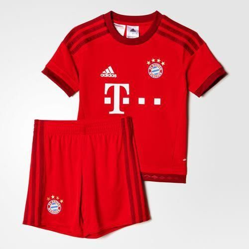 maillot + short bayern de munich taille 4/5 ans