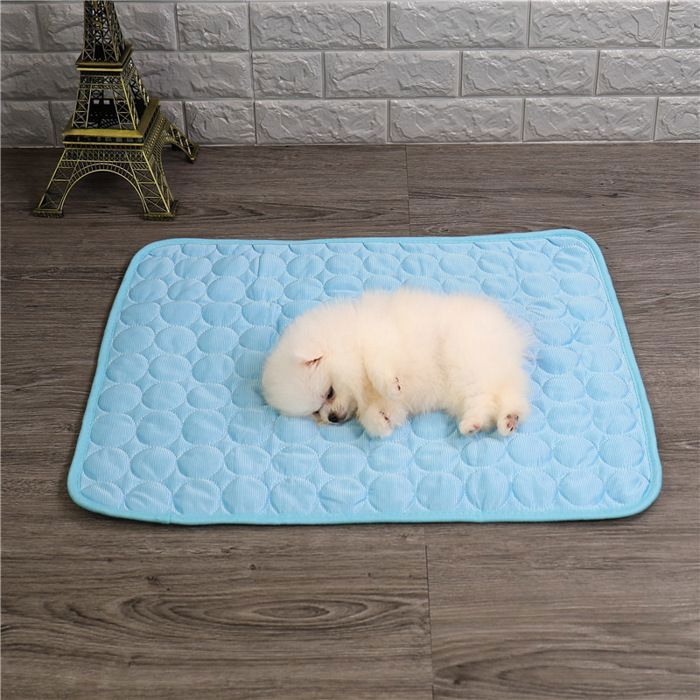 Tapis rafraîchissant pour chiens et chats couverture en soie glacée pour lit canapé et voiture idéal en été - Couleur YYV