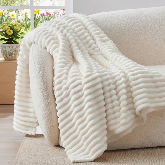 Fleece Blanket Sofa 125 x 150 cm Cream White Fleece Blanket Sofa 125 x 150 cm Cream White