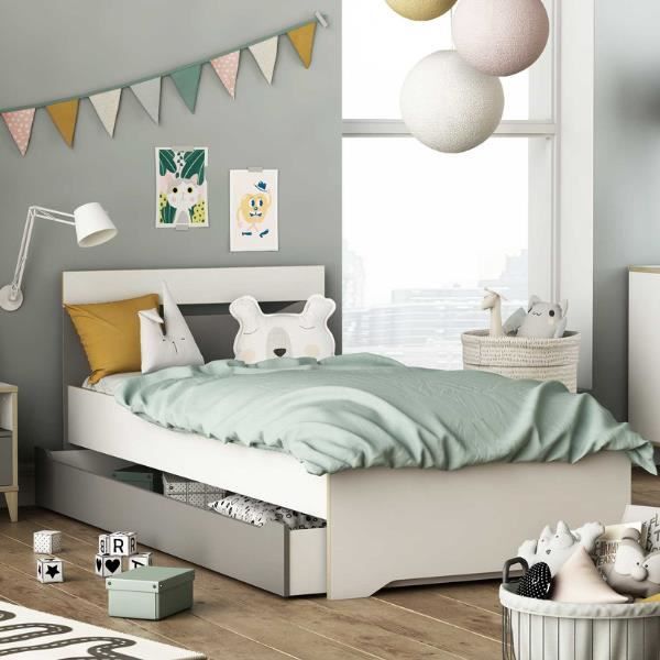 Lit Gerry est fabriqué en panneaux de particules en blanc mat et gris clair et a des bords en décor chêne Kronberg. Le lit Lit Gerry est fabriqué en panneaux de particules en blanc mat et gris clair et a des bords en décor chêne Kronberg. Le lit