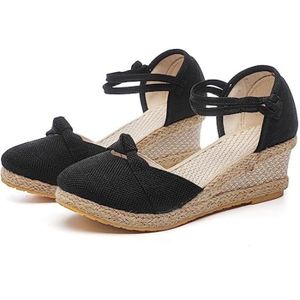 Chaussures compensées fermées noires deals