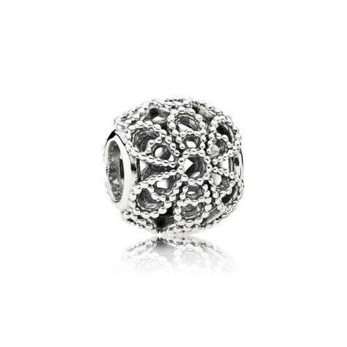 PANDORA Charm Fleur Ajour&eacute; Perl&eacute;  Moments