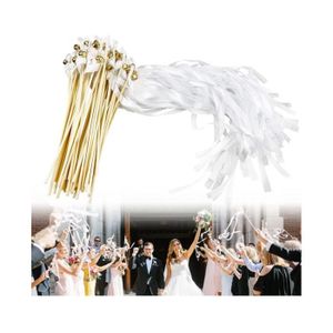 DIY : des bâtons et des rubans pour la sortie de cérémonie de mariage