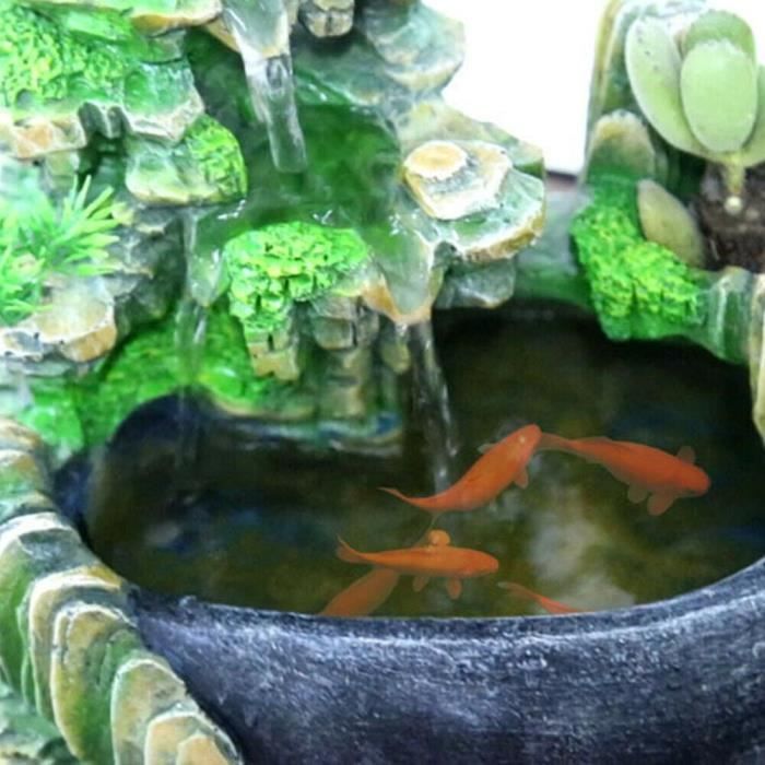 Fontaine avec aquarium à poisson