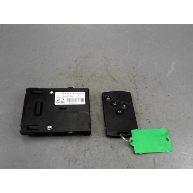 LECTEUR DE CARTE RENAULT MEGANE 2011 - - - - D1-368703