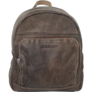 avis arthur et aston