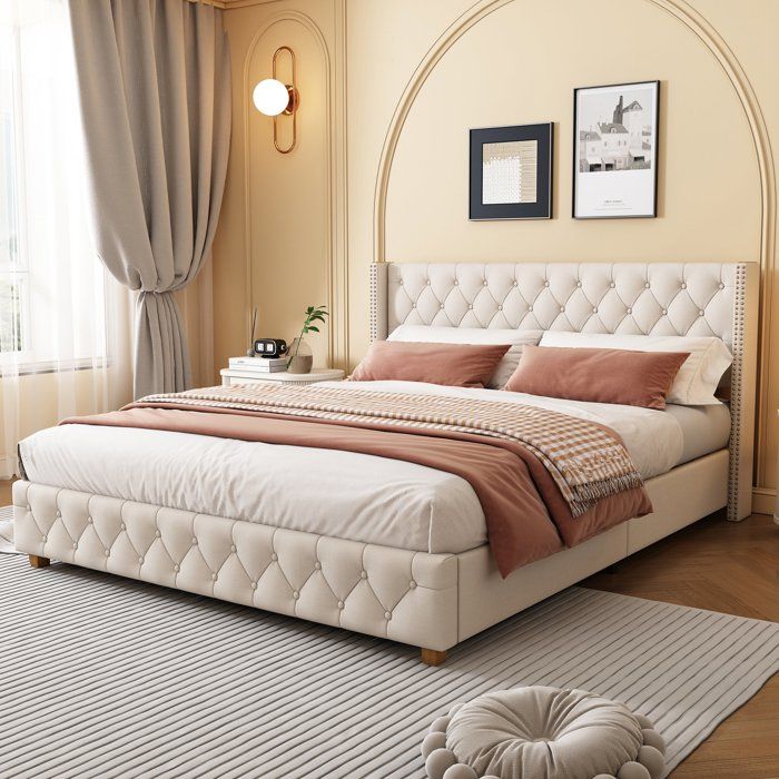 Lit capitonné 180x200 cm avec sommier à lattes intégré structure stable en lin beige et pieds en bois pour chambre adulte