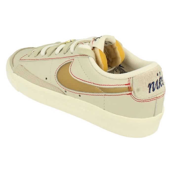 Baskets Homme Nike Blazer Low 77 PRM en Cuir Beige Lacets Plats
