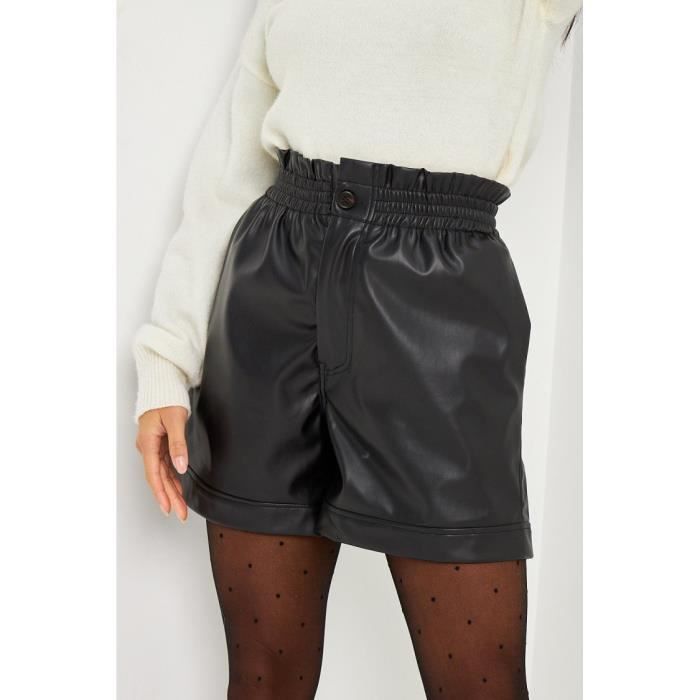 Short en simili cuir noir