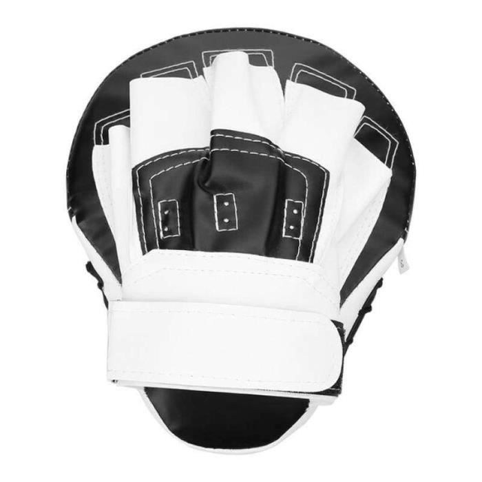 gant de boxe et sac de frappe