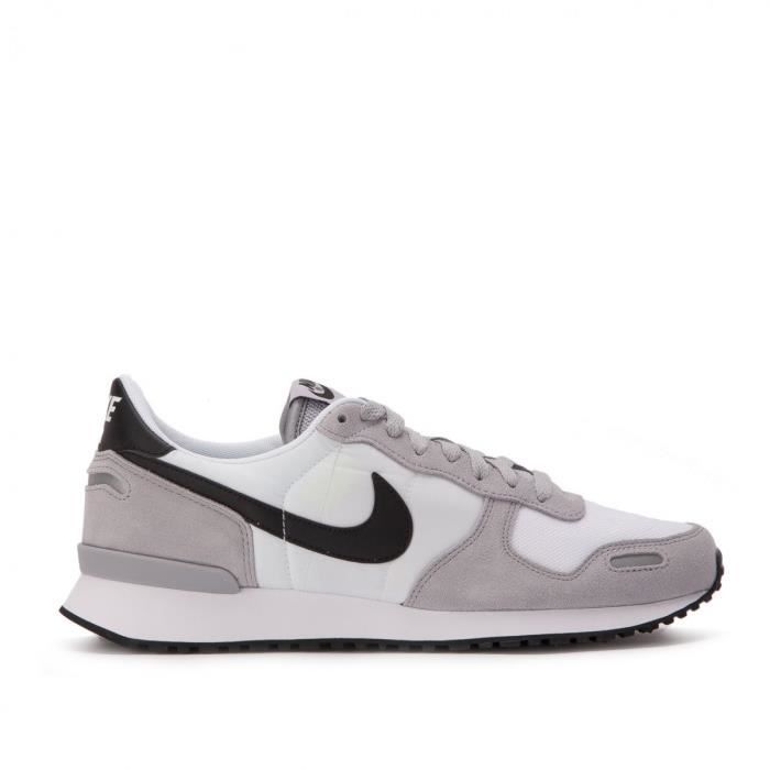 basket nike grise et blanche