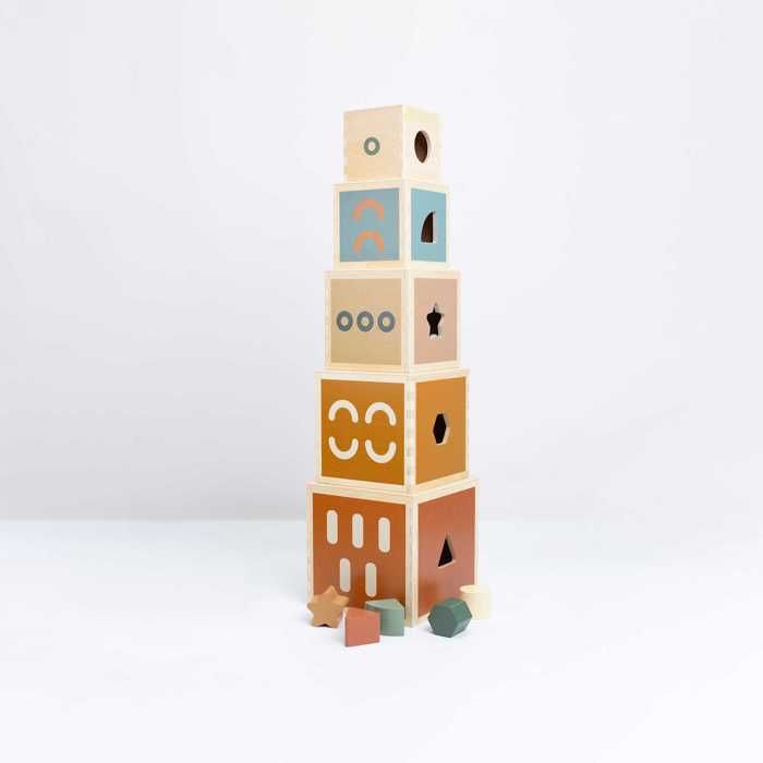 Trois Kilos Sept Cubes empilables en bois