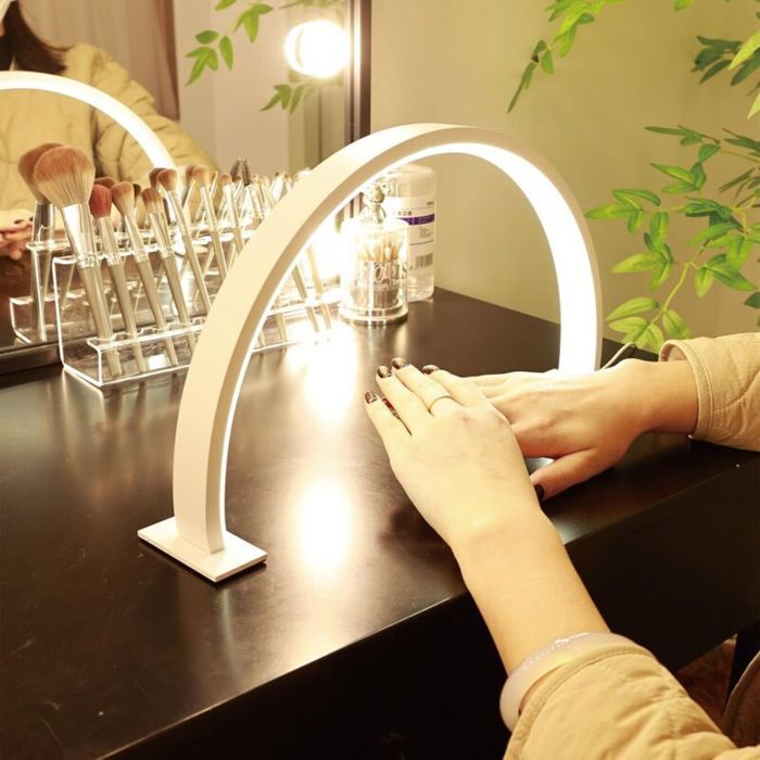 Lampe de table demi-lune longueur 39 cm hauteur 21 5 cm pour extensions de cils lecture manucure éclairage intérieur