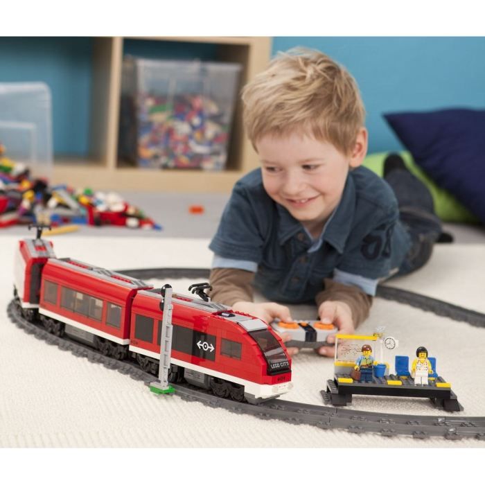 LEGO® City - Le Train de Marchandises - 888 pièces - Garçon et Fille - A  partir de 6 ans