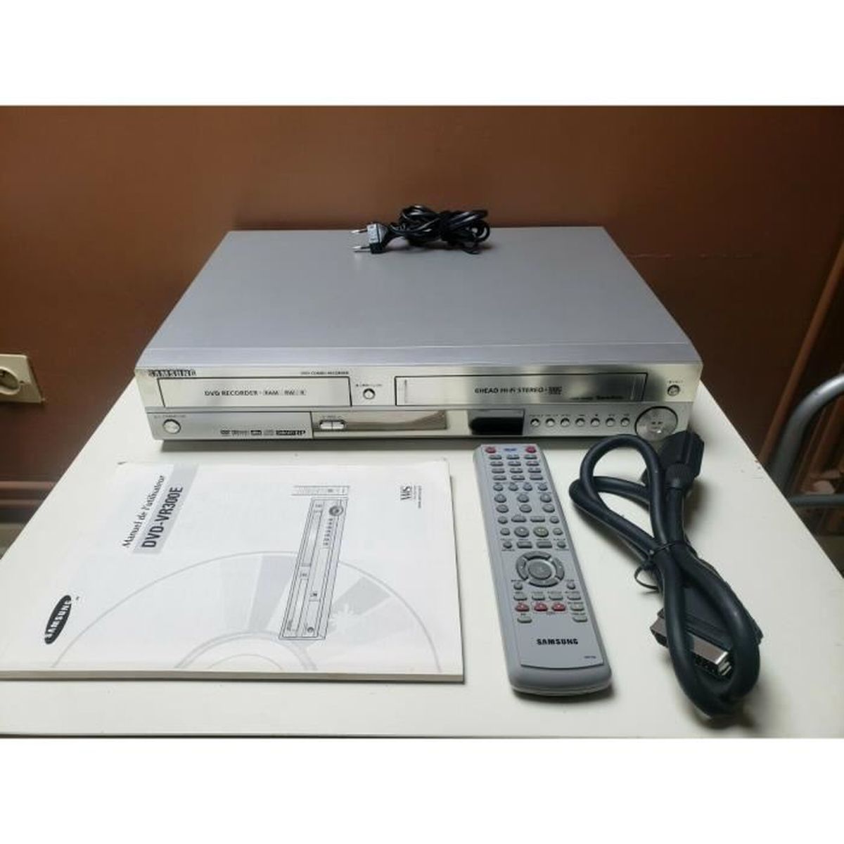 combine-magnetoscope-samsung-dvd-vr300e-graveur-enregistreur-dvd-vhs-k7