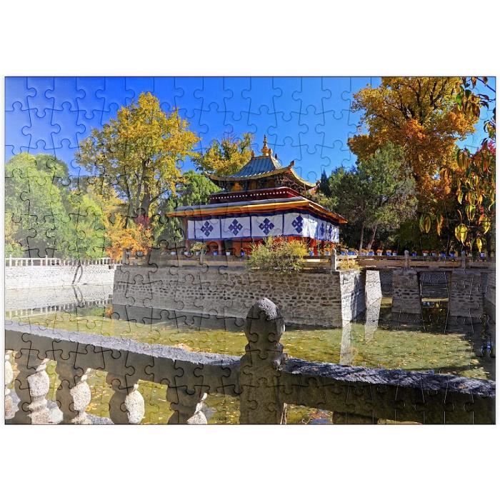 Pavillon d #39 eau dans Le Parc La Résidence D #39 été du Dalaï Lama Tibet