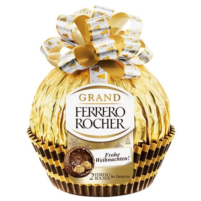 Chocolats Ferrero Rocher close up pour célébrer la fête de Noël et Photo  Stock - Alamy