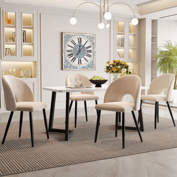 Table Rectangulaire à Manger avec 4 Chaises - Merax - Velours Beige - Ensemble Salle à Manger Table Rectangulaire à Manger avec 4 Chaises - Merax - Velours Beige - Ensemble Salle à Manger