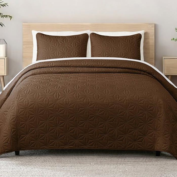 Couvre-Lit 260x280 cm avec 2 Taies d oreiller Dessus de Lit Gaufré Doux Léger avec Motif 260 x 280 cm Marron
