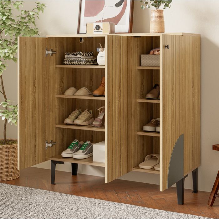 Meuble à chaussures 3 portes 90 x 32 x 94 cm décor bois clair avec étagères et pieds noirs
