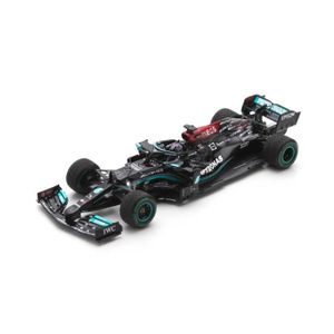 Figurine en carton taille réelle Lewis Hamilton en tenue de pilote