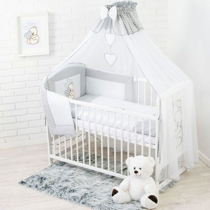 Lit bébé 60x120 cm blanc avec matelas + parure de lit grise brodée ours cœur – ensemble complet naissance avec accessoires