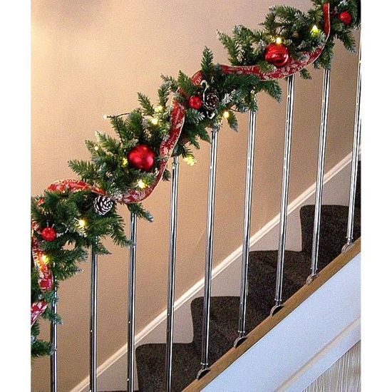 HOMCOM Guirlande De Noël Lumineuse 1,8 M - 50 LED Blanc Chaud, Pommes De Pin & Baies Rouges, Minuterie 6h, Déco Festive Escalier & Cheminée